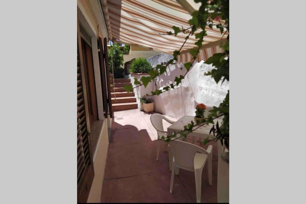 Casa Maddalenina Con Giardino, Vicino Al Mare! Daire La Maddalena  Dış mekan fotoğraf
